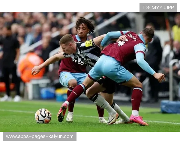 纽卡斯尔阿尔米隆高速跑动后劲射破门得分